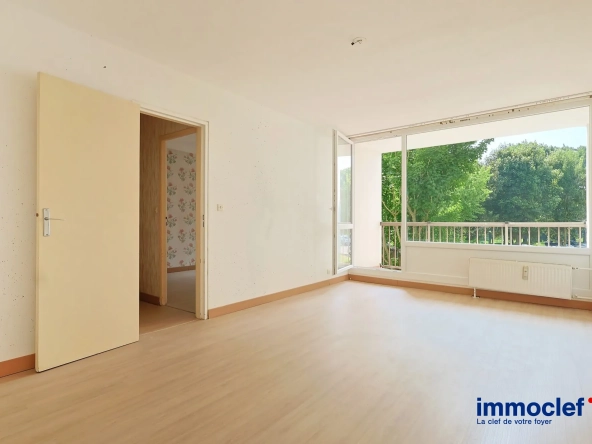 Appartement T2 à vendre à La Madeleine - 53 m², balcon et parking privé