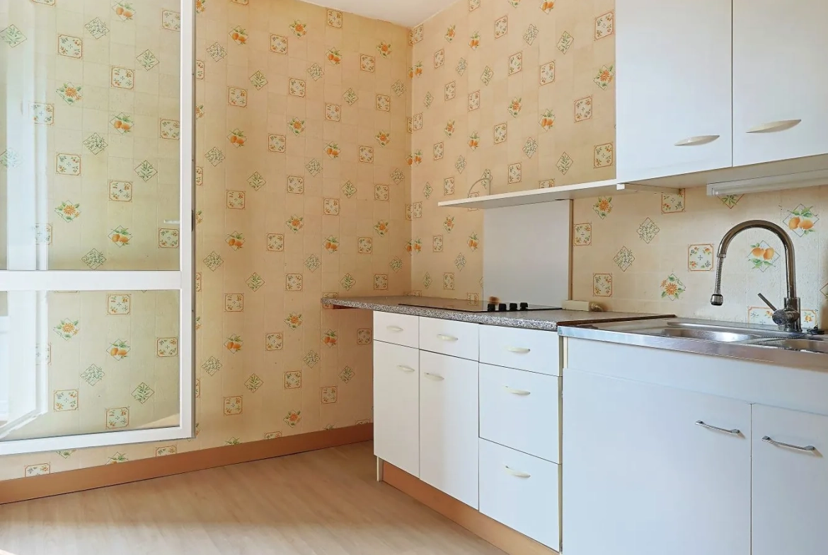Appartement T2 à vendre à La Madeleine - 53 m², balcon et parking privé 