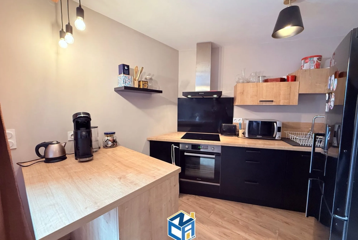 Vente appartement T2 en dernier étage avec deux balcons à Tours 