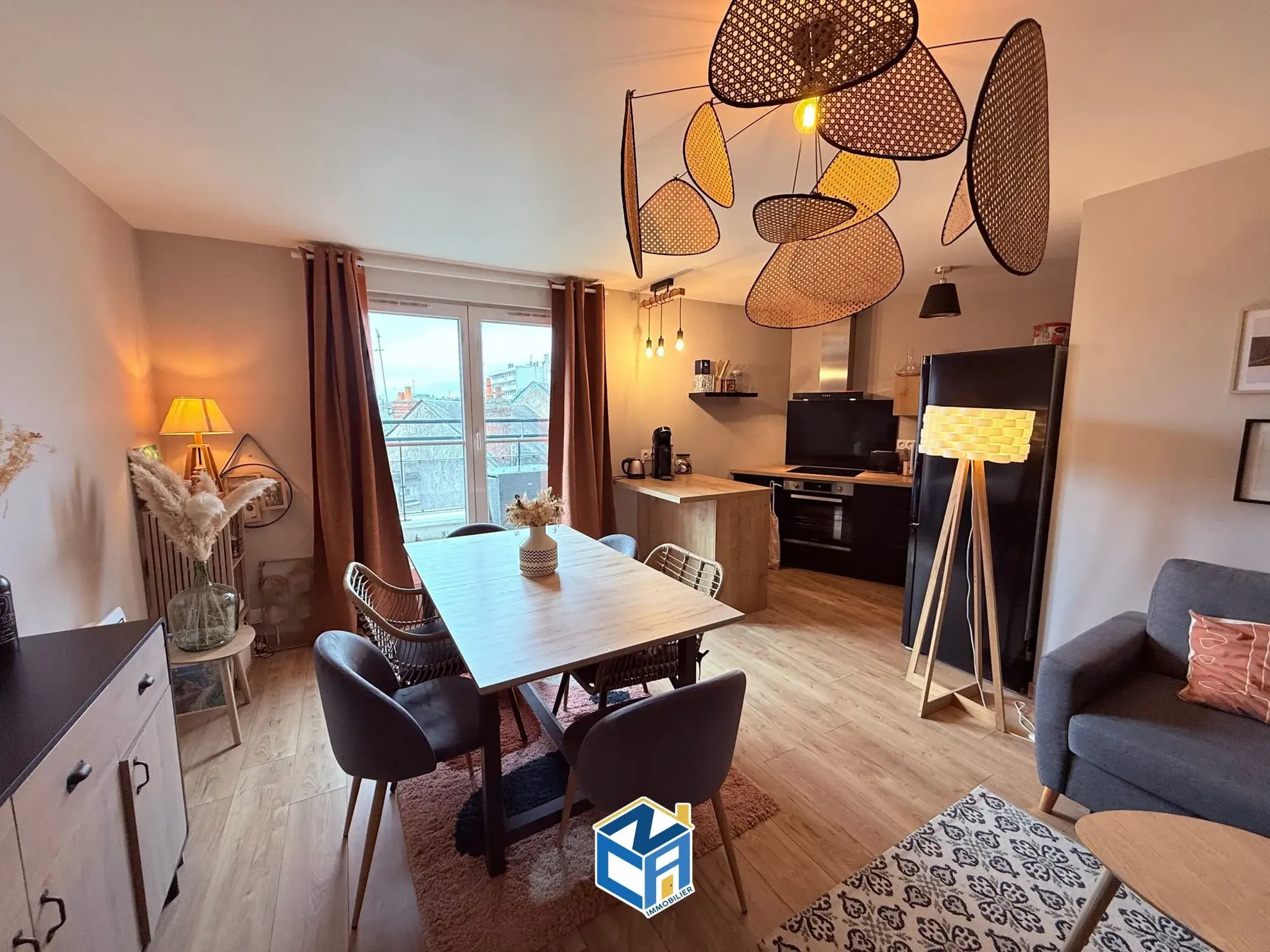 Vente appartement T2 en dernier étage avec deux balcons à Tours 