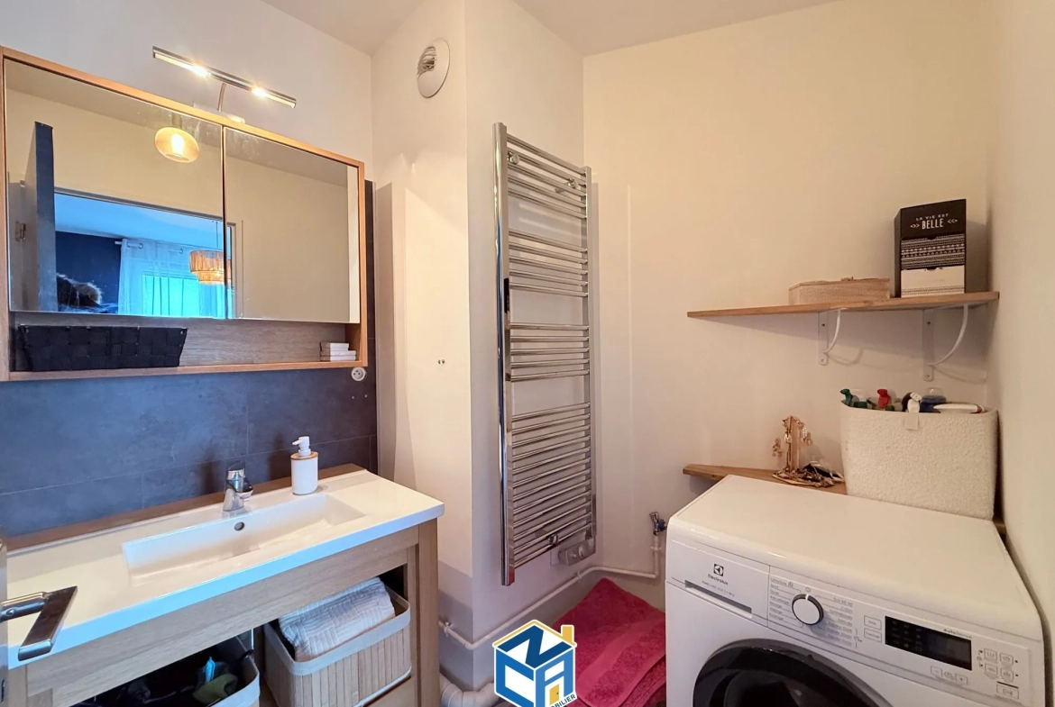 Vente appartement T2 en dernier étage avec deux balcons à Tours 