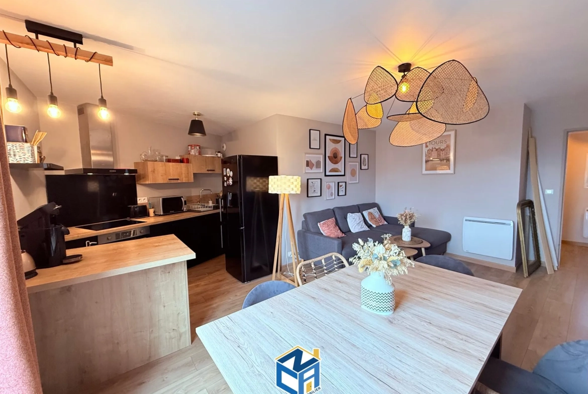 Vente appartement T2 en dernier étage avec deux balcons à Tours 