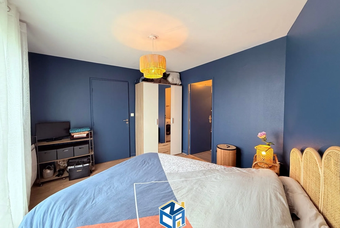 Vente appartement T2 en dernier étage avec deux balcons à Tours 