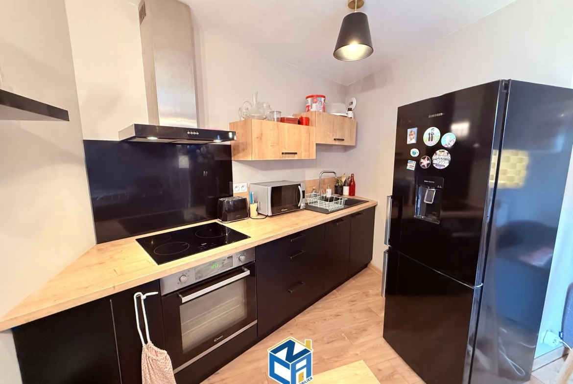 Vente appartement T2 en dernier étage avec deux balcons à Tours 