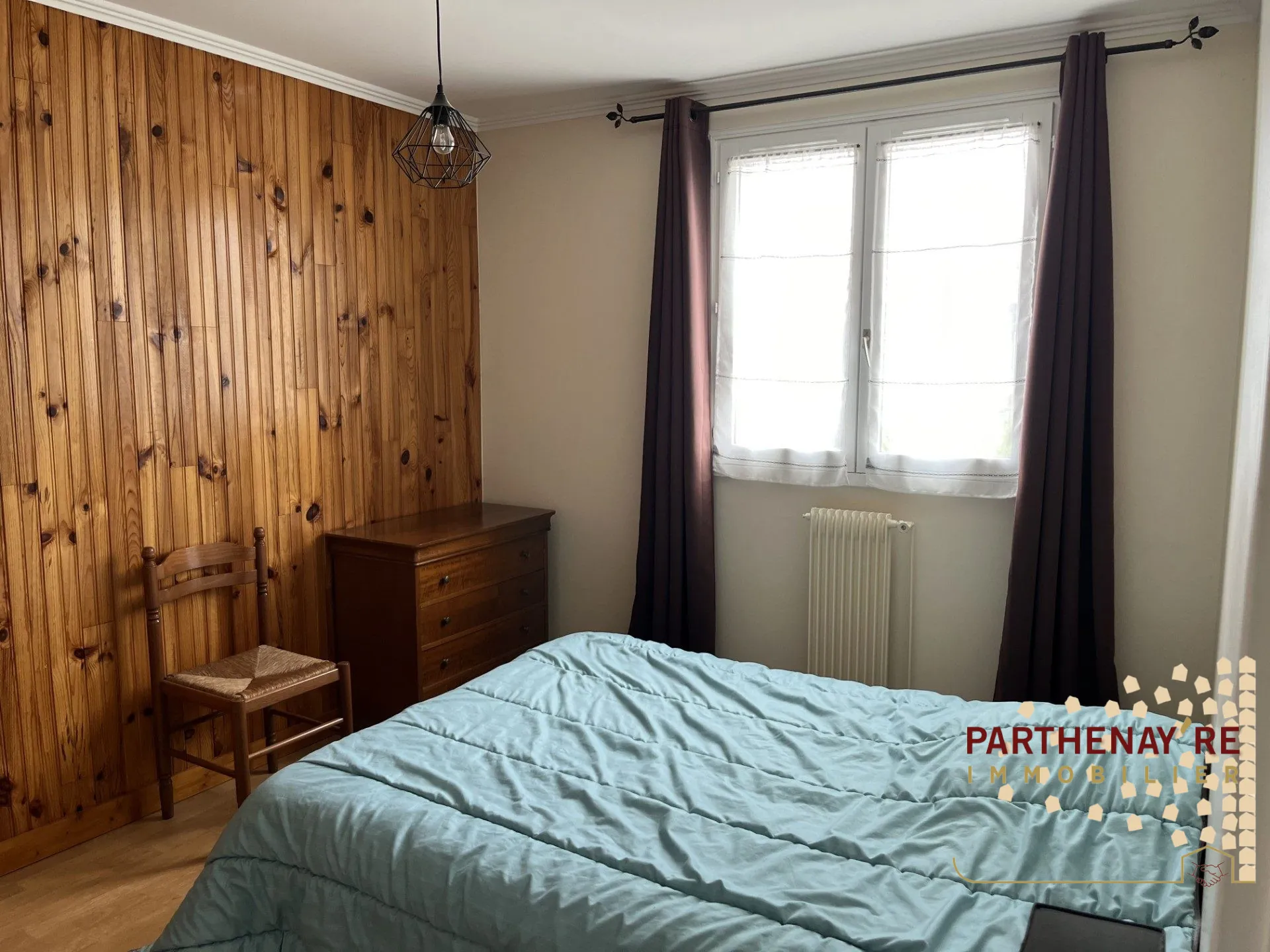 Maison à étage avec piscine à Parthenay - 4 chambres, Terrasse et Garage 