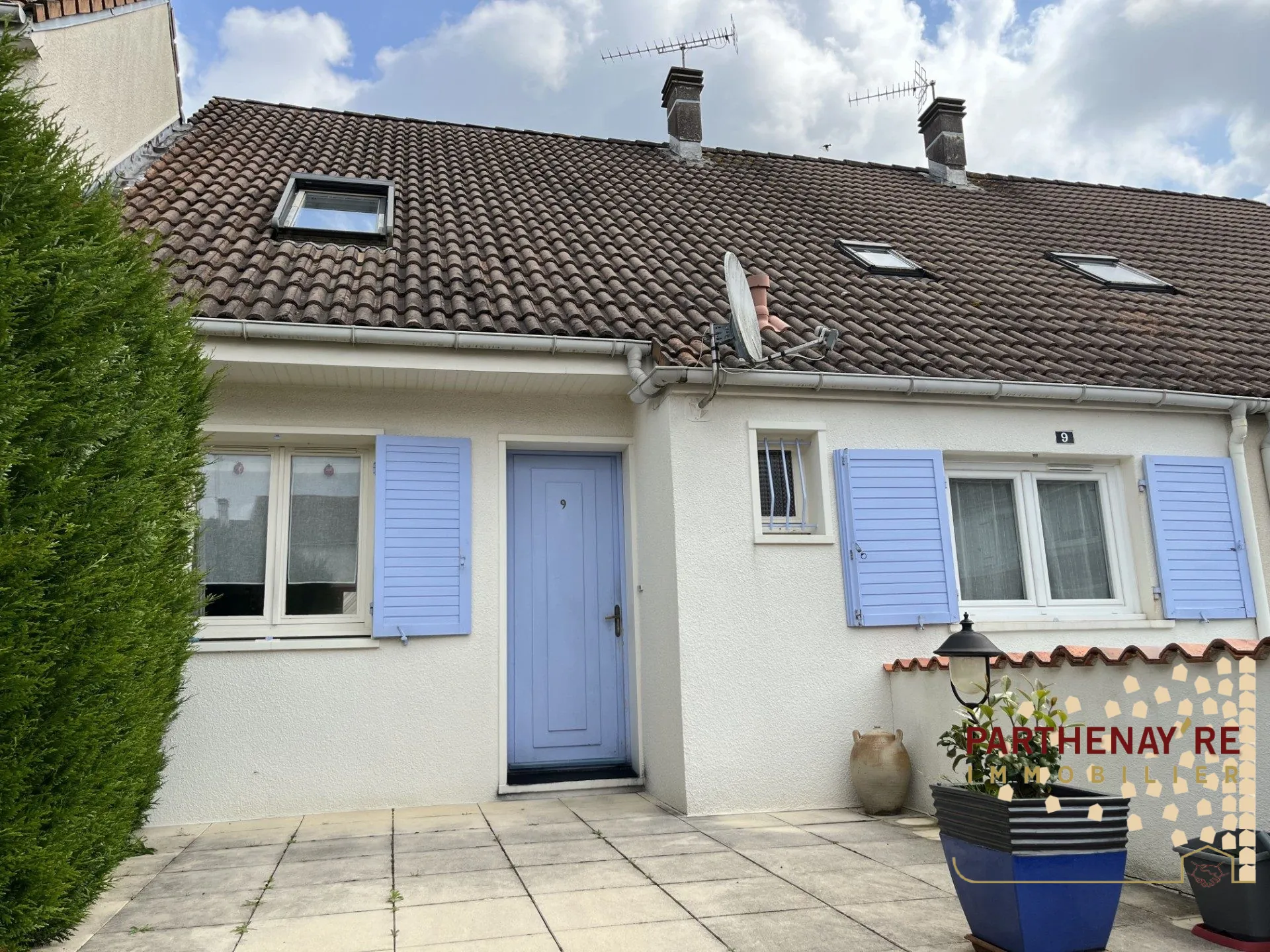 Maison à étage avec piscine à Parthenay - 4 chambres, Terrasse et Garage 