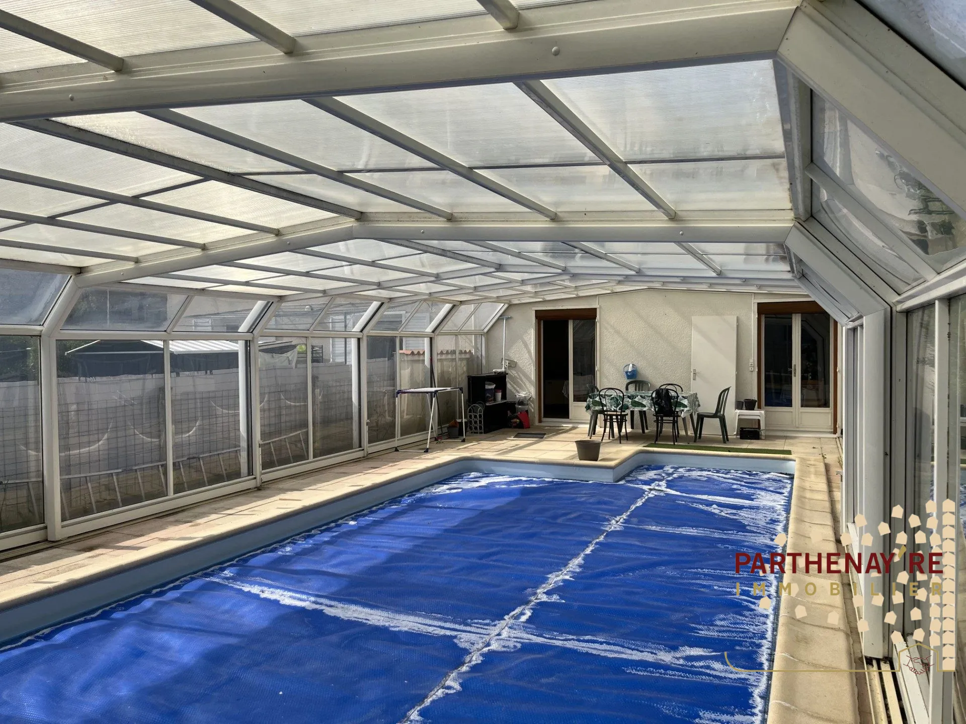 Maison à étage avec piscine à Parthenay - 4 chambres, Terrasse et Garage 
