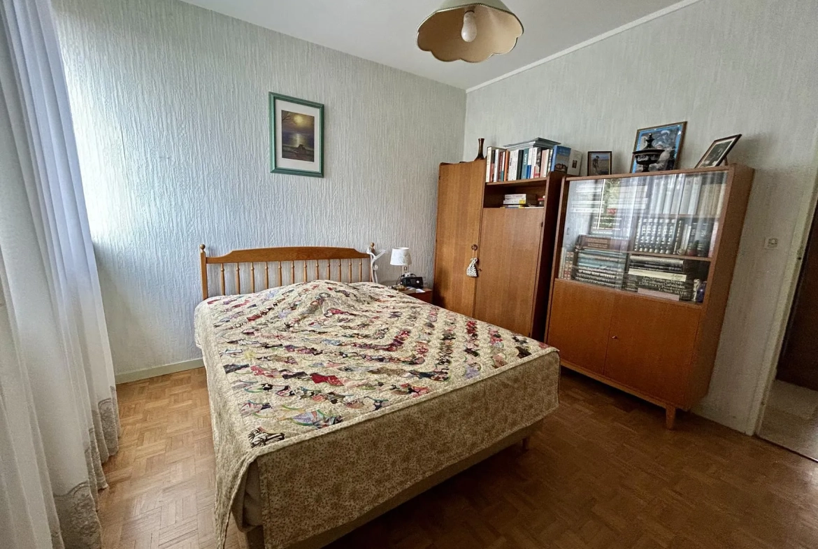 Bel appartement traversant avec balcon, cave et garage à Albi - 62m² 