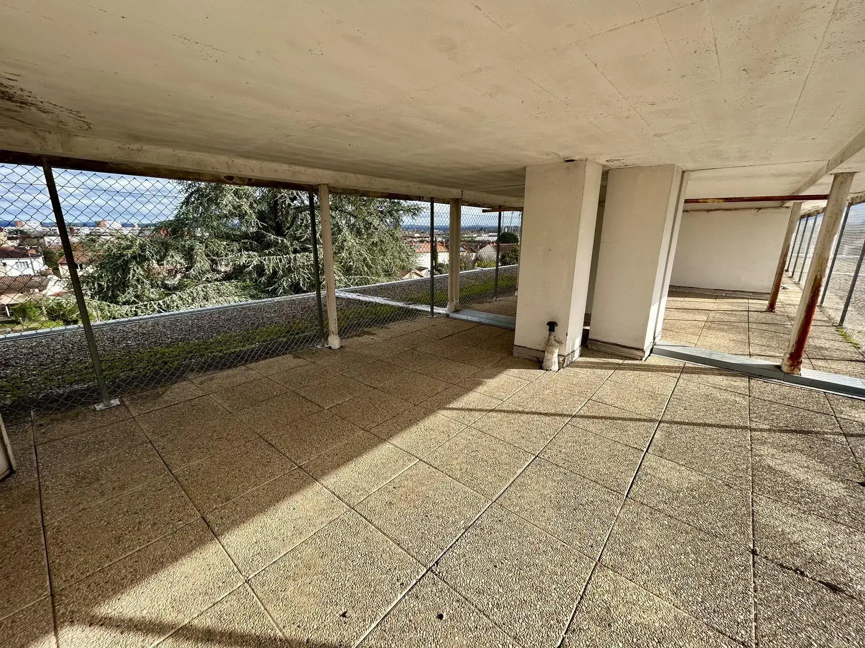 Bel appartement traversant avec balcon, cave et garage à Albi - 62m² 