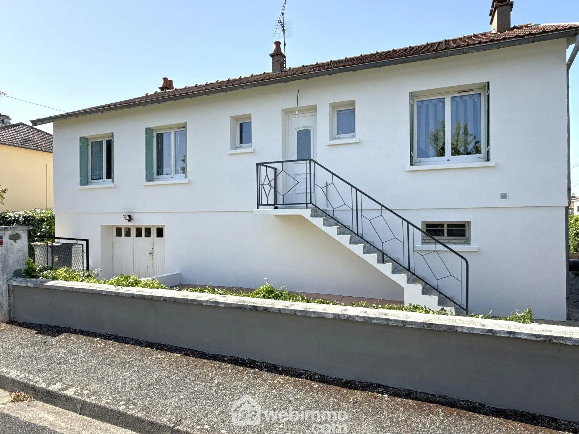 Maison de plain-pied 111 m² à Migné-Auxances, proche commodités 