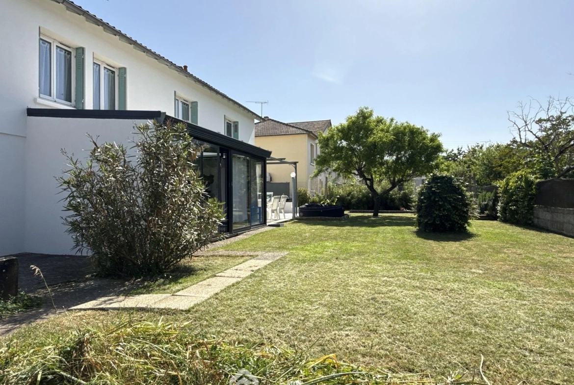 Maison de plain-pied 111 m² à Migné-Auxances, proche commodités 