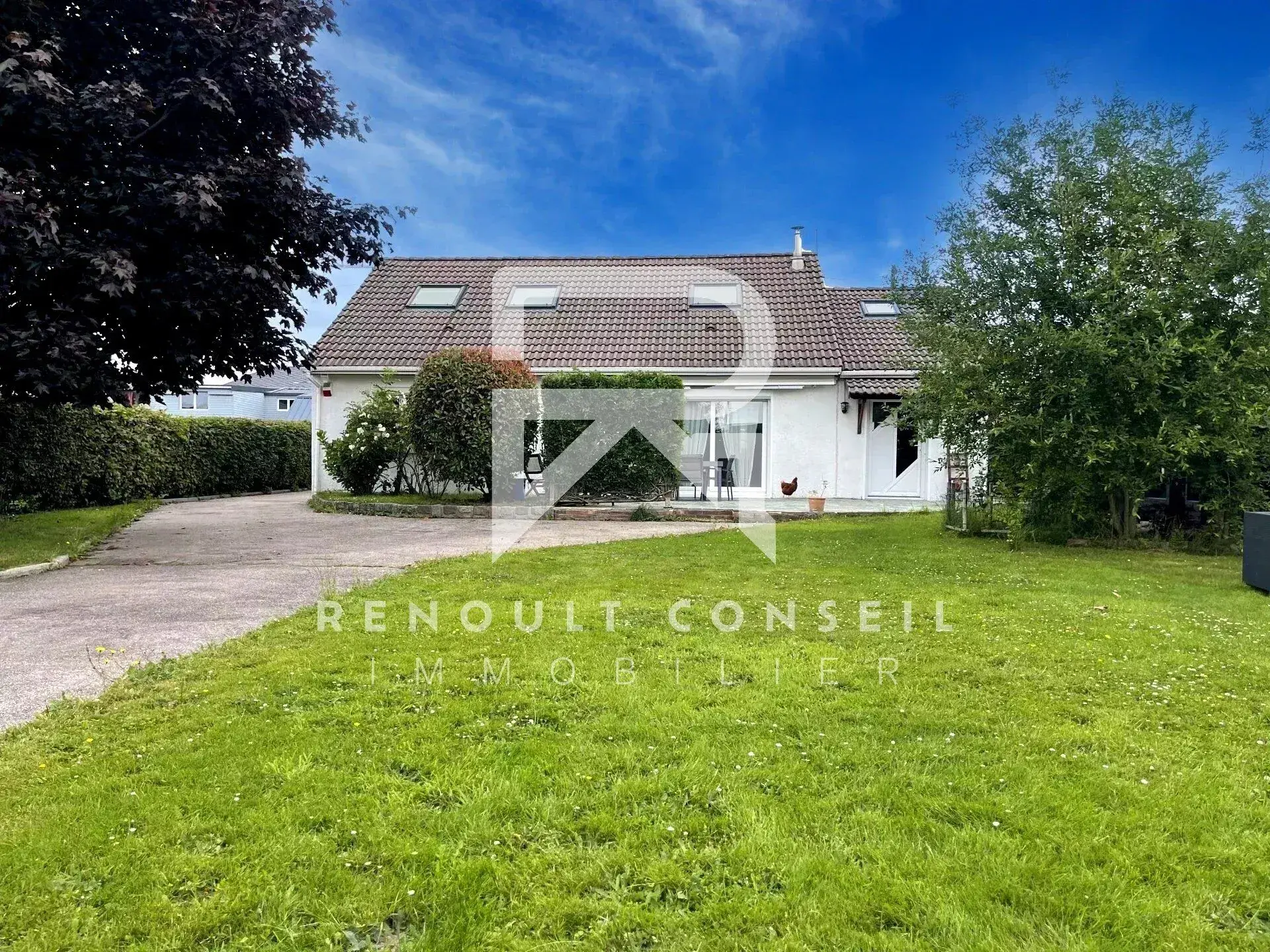 Maison de 120 m² Carrez à Franqueville-Saint-Pierre avec garage et terrasse 