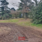 Terrain plat constructible à Vaugneray de 1000 m² dans un secteur résidentiel calme