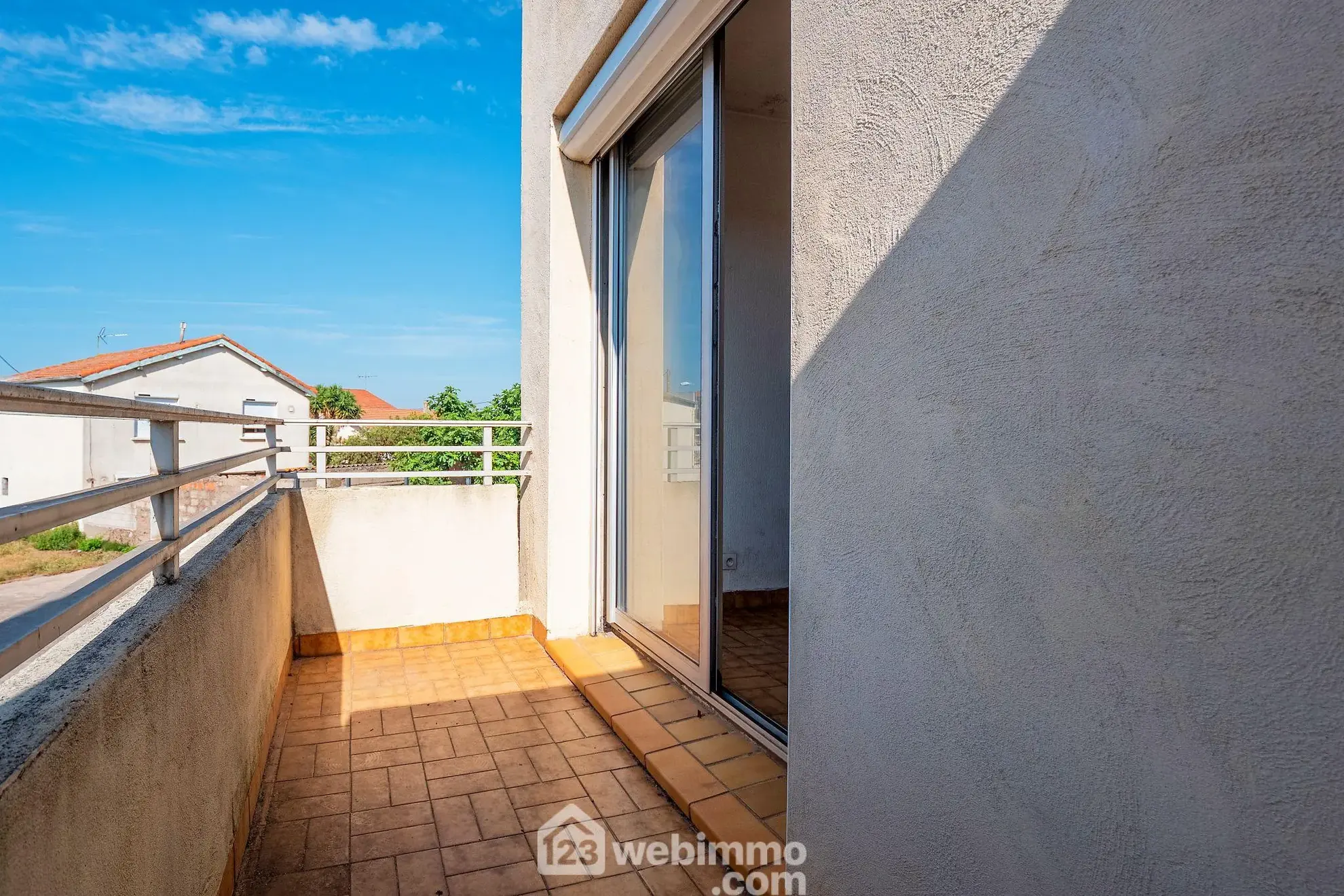 Maison T3 avec terrasse et parking à Agde – Opportunité à saisir 