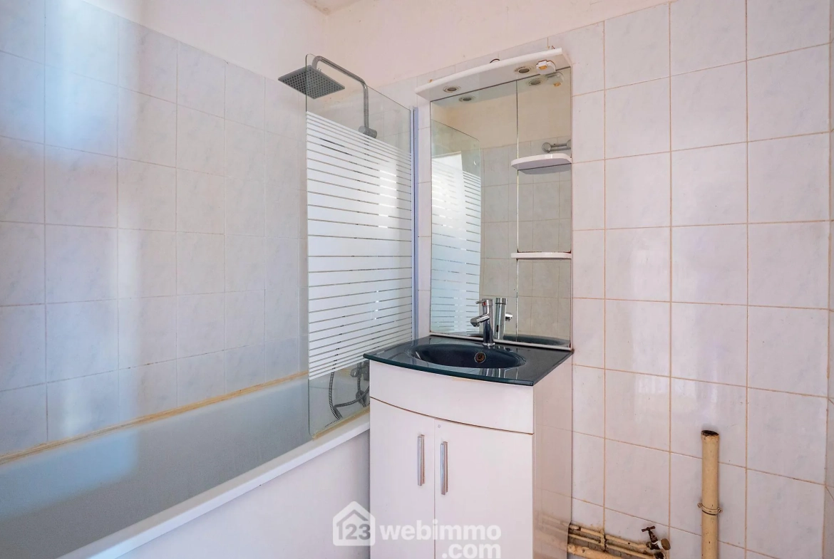 Maison T3 avec terrasse et parking à Agde – Opportunité à saisir 