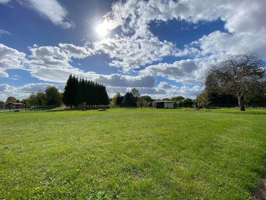 Terrain constructible de 752 m² à Monthenault, libre de constructeur 