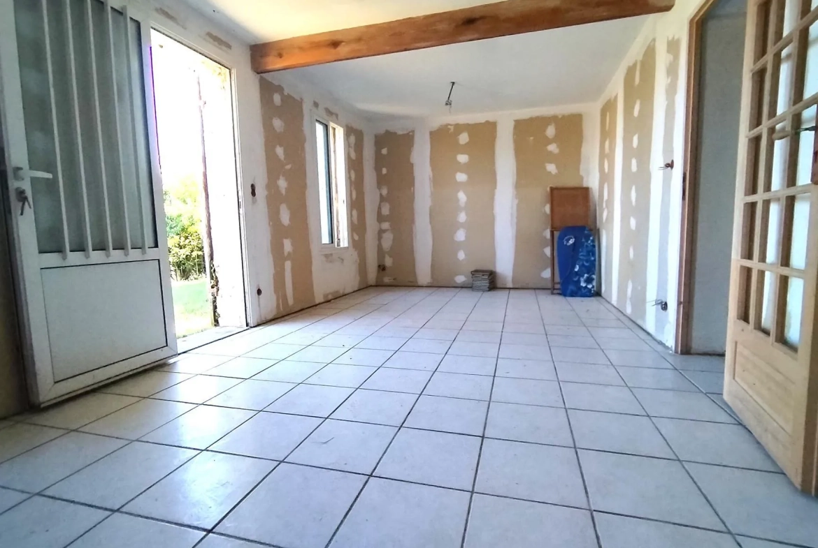 Maison à rénover à Langoiran avec jardin et garage - 2 chambres 