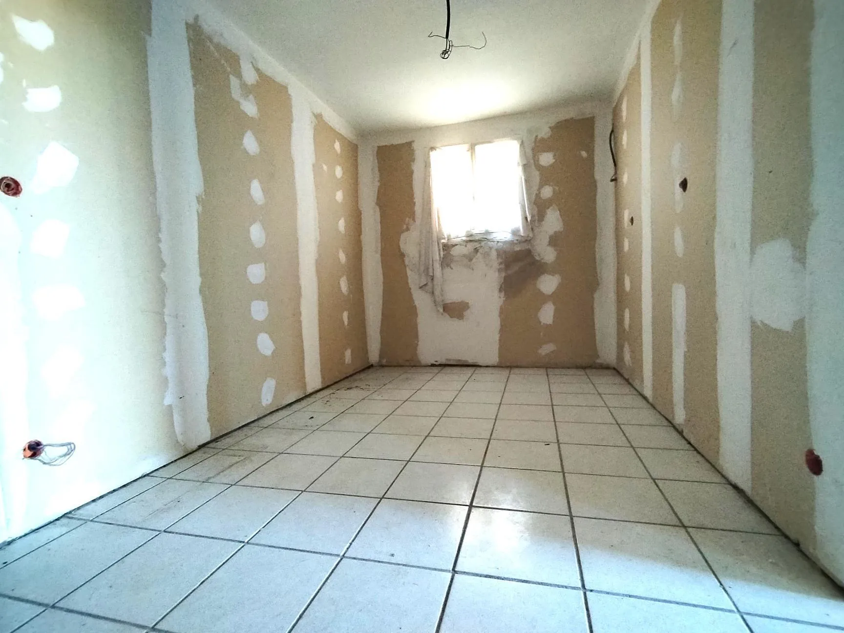 Maison à rénover à Langoiran avec jardin et garage - 2 chambres 