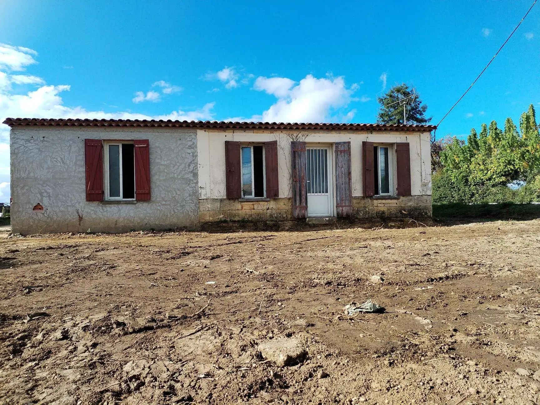 Maison à rénover à Langoiran avec jardin et garage - 2 chambres 