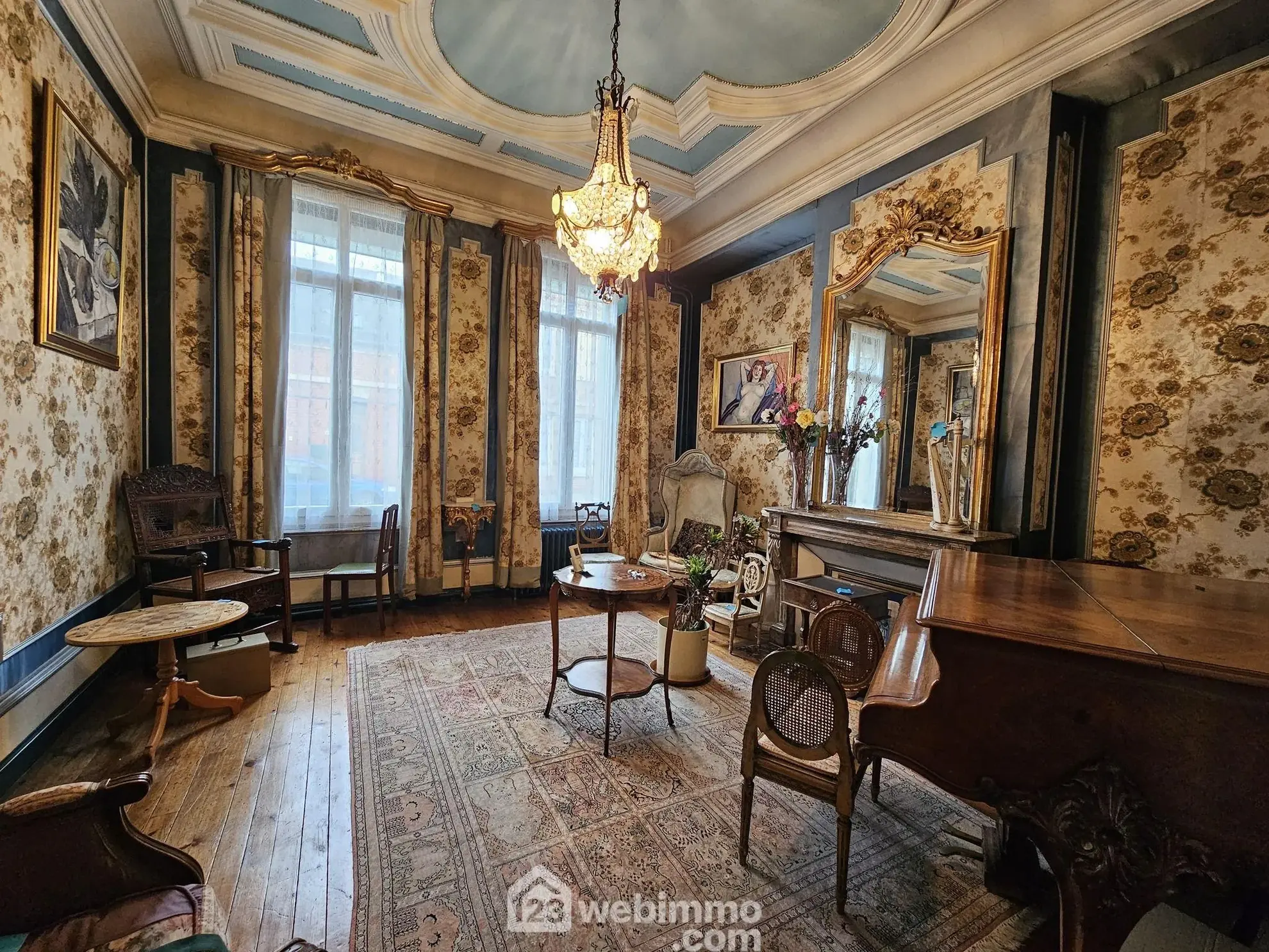 Maison bourgeoise de 353 m² à Crépuy avec jardin et dépendances 
