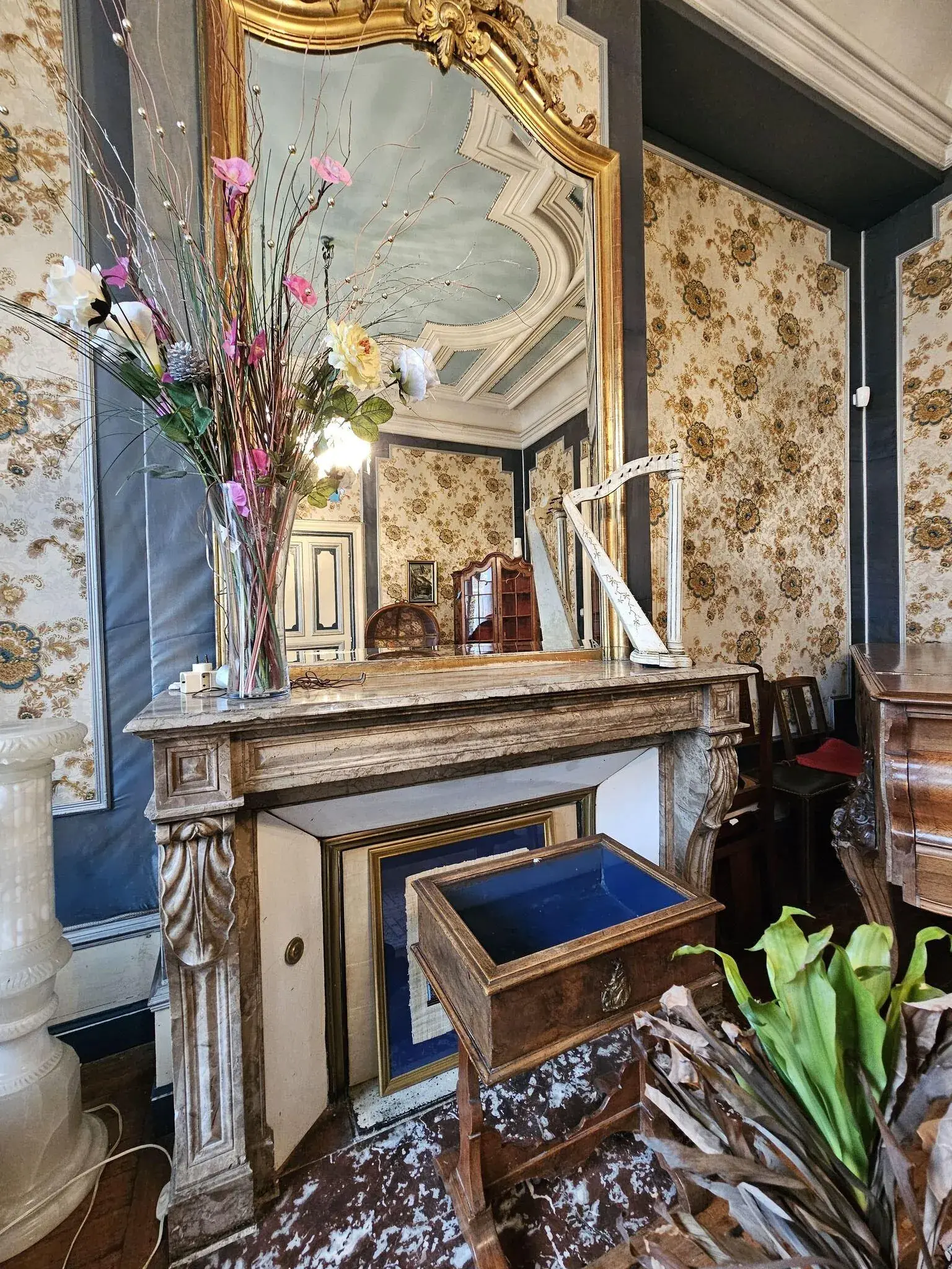 Maison bourgeoise de 353 m² à Crépuy avec jardin et dépendances 