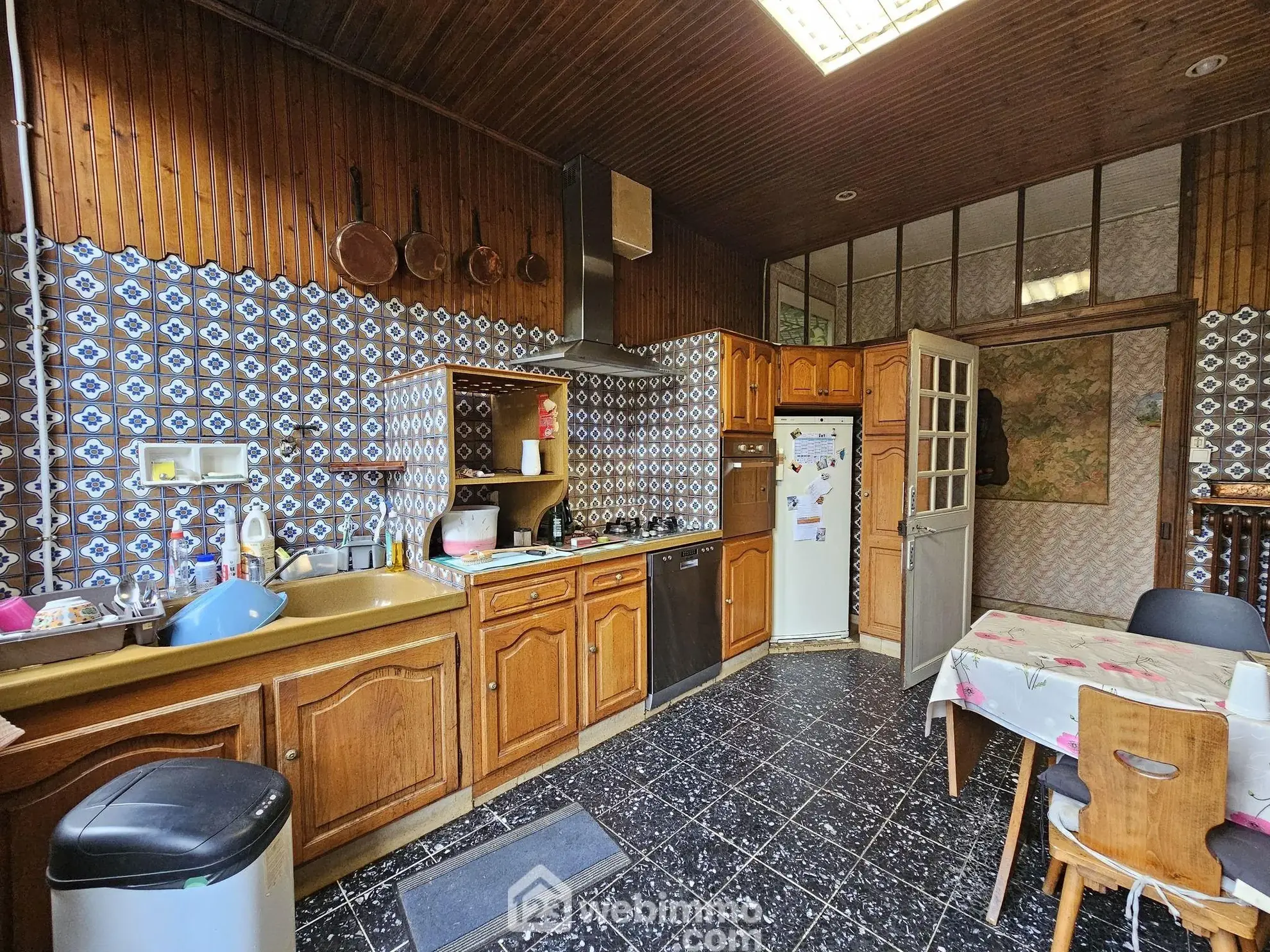 Maison bourgeoise de 353 m² à Crépuy avec jardin et dépendances 