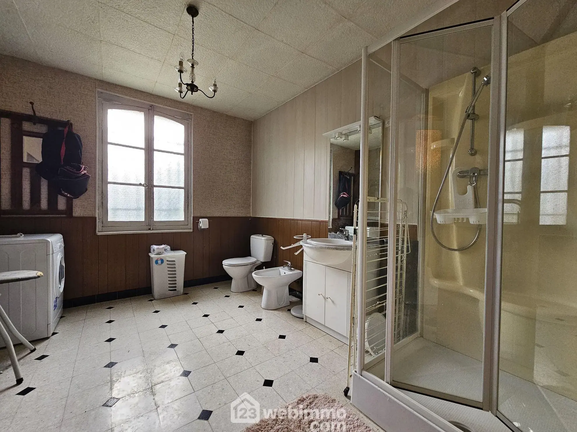 Maison bourgeoise de 353 m² à Crépuy avec jardin et dépendances 