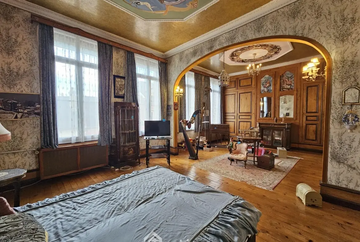 Maison bourgeoise de 353 m² à Crépuy avec jardin et dépendances 