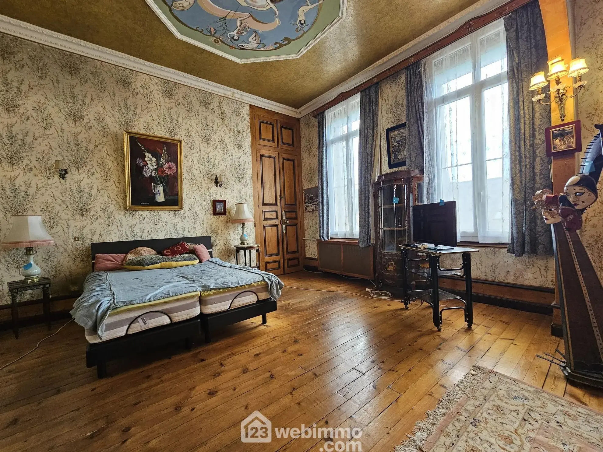 Maison bourgeoise de 353 m² à Crépuy avec jardin et dépendances 