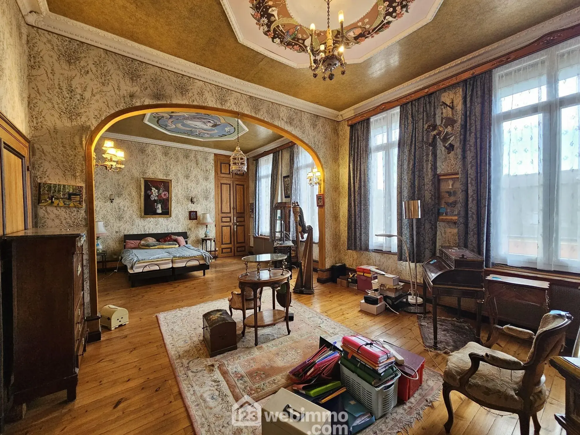 Maison bourgeoise de 353 m² à Crépuy avec jardin et dépendances 