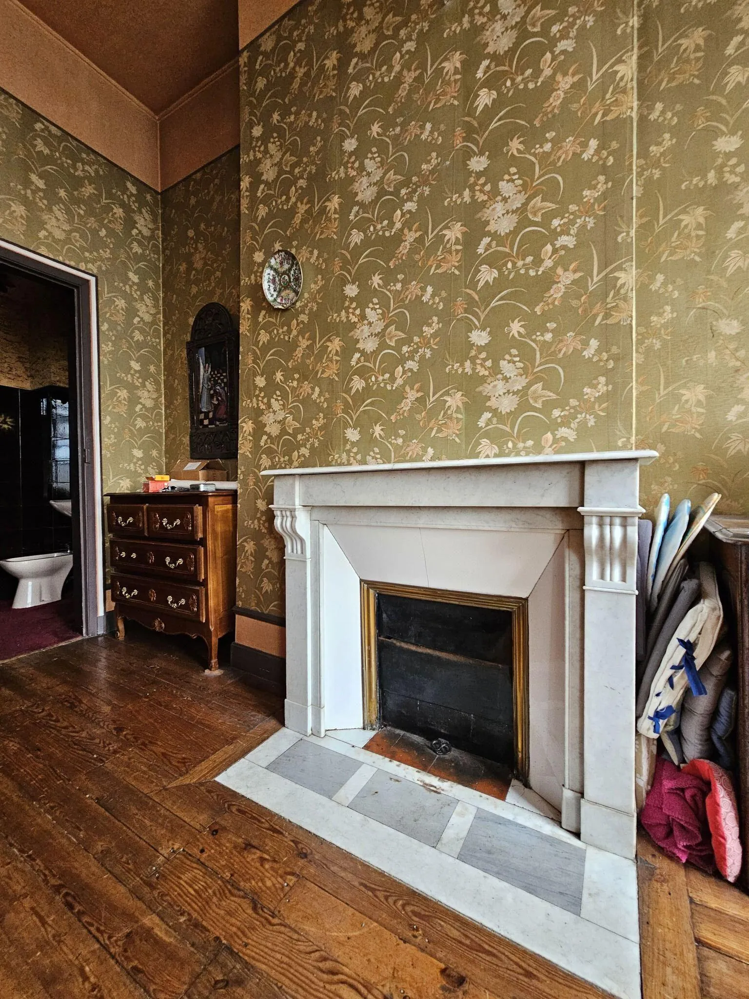 Maison bourgeoise de 353 m² à Crépuy avec jardin et dépendances 