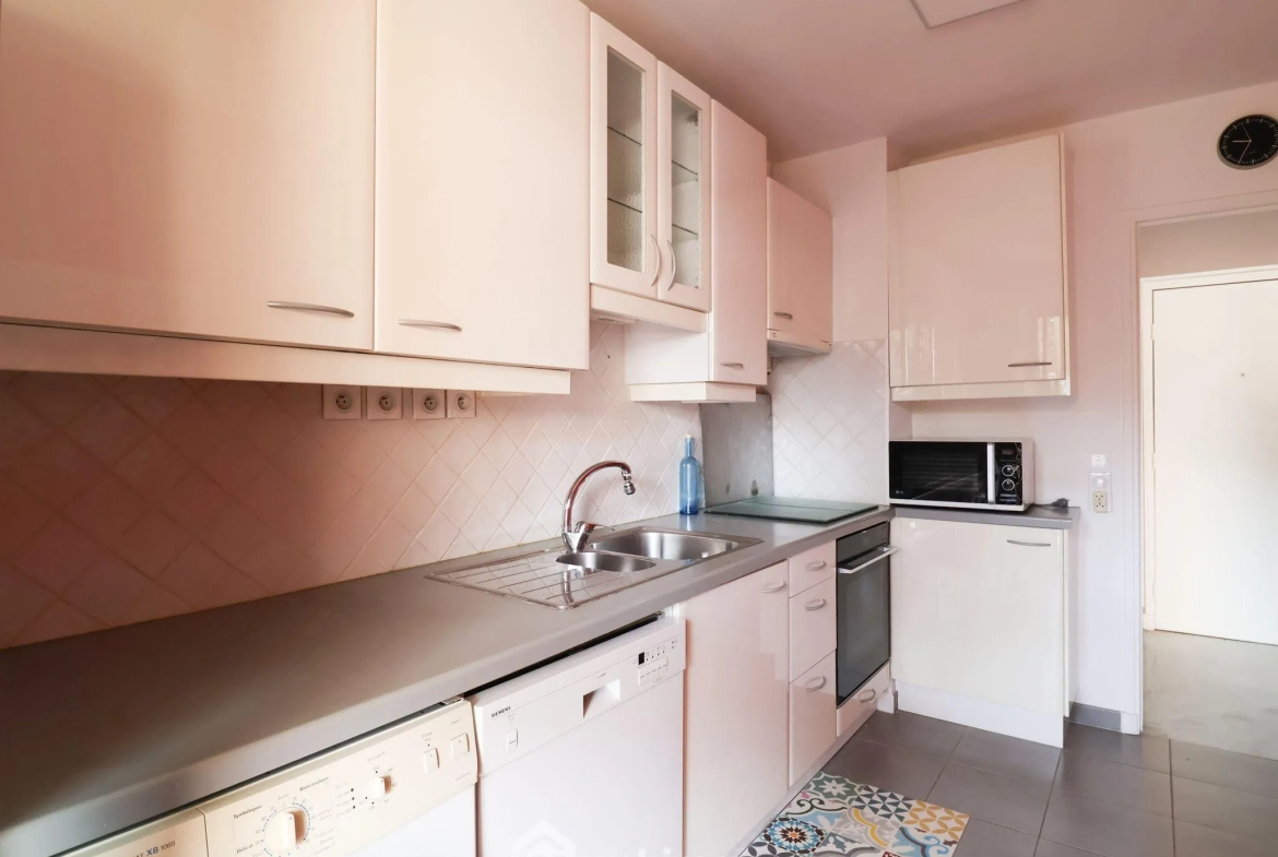 Bel appartement de 69m² avec terrasse à Marseille dans résidence calme 