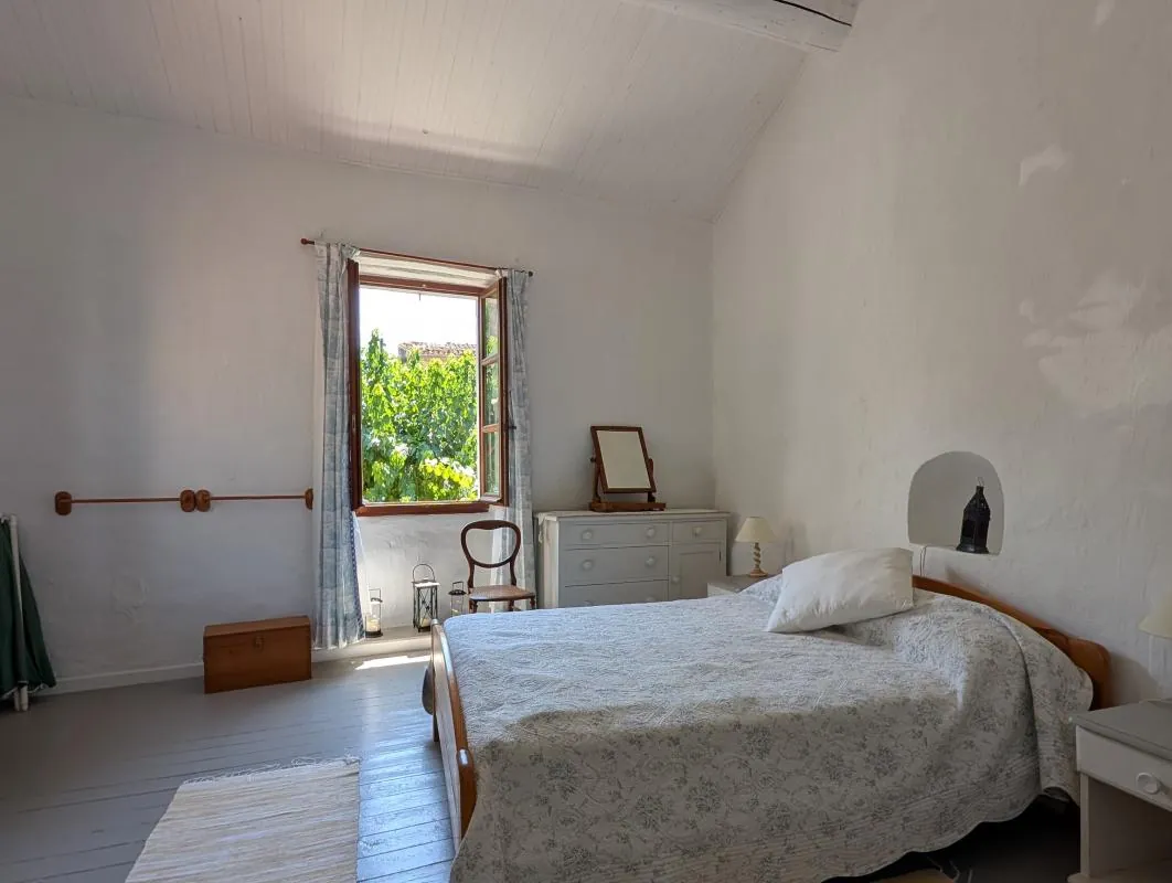 Maison de village avec terrasse et cave à Saint Bonnet du Gard 