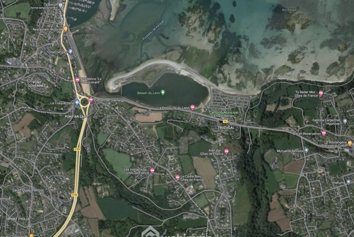 Terrain à bâtir de 823m² avec vue mer à Louannec 