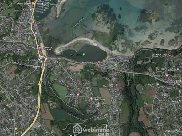 Terrain à bâtir de 823m² avec vue mer à Louannec