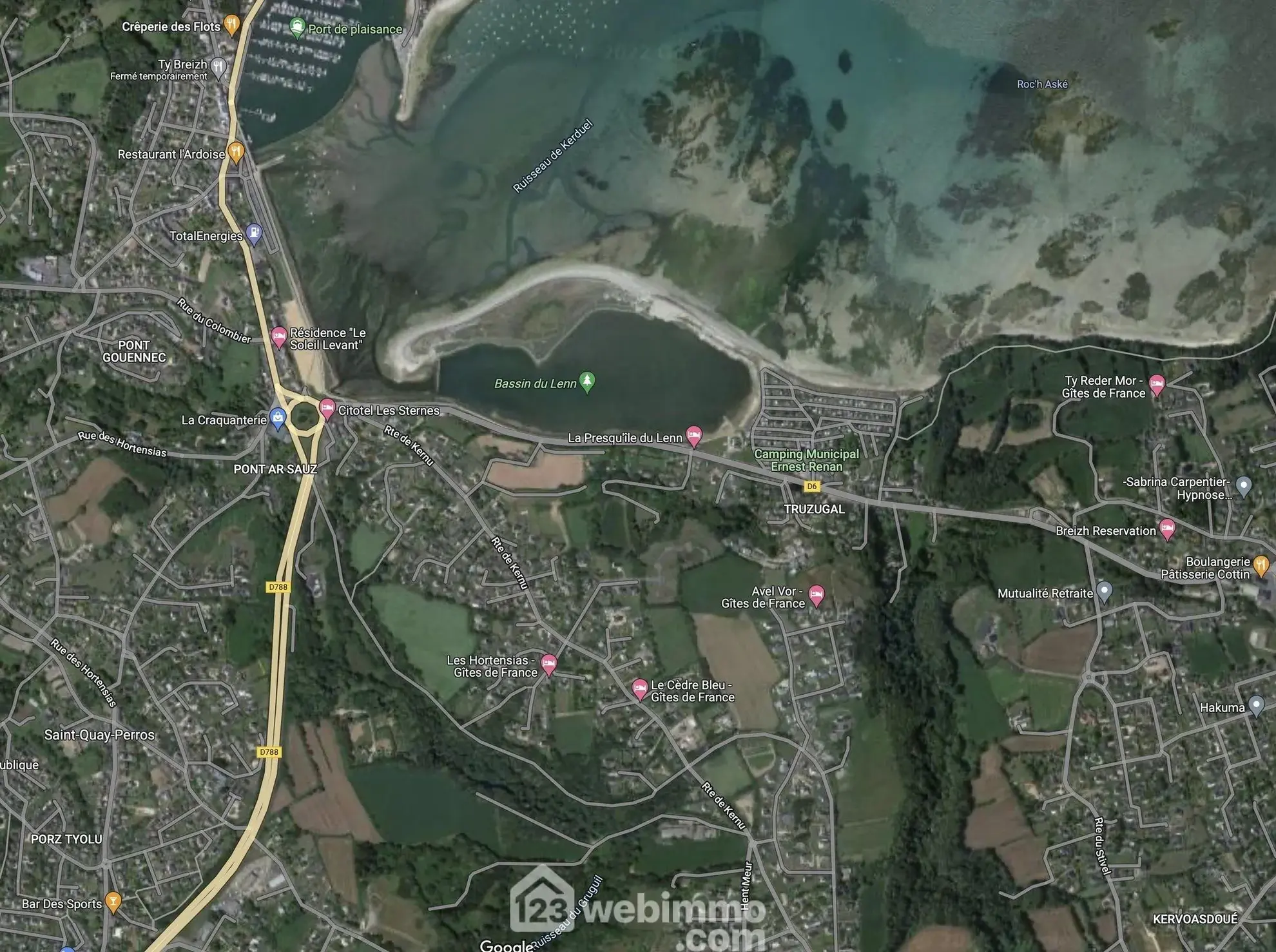 Terrain à bâtir de 823m² avec vue mer à Louannec 