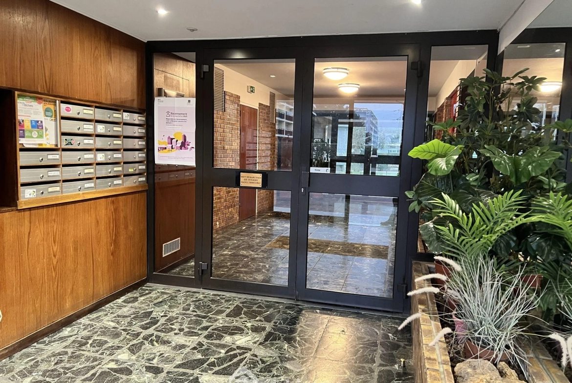Très bel appartement 4 pièces de 92 m² à Thiais avec loggia et parking 