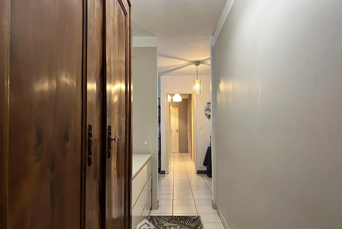 Très bel appartement 4 pièces de 92 m² à Thiais avec loggia et parking 