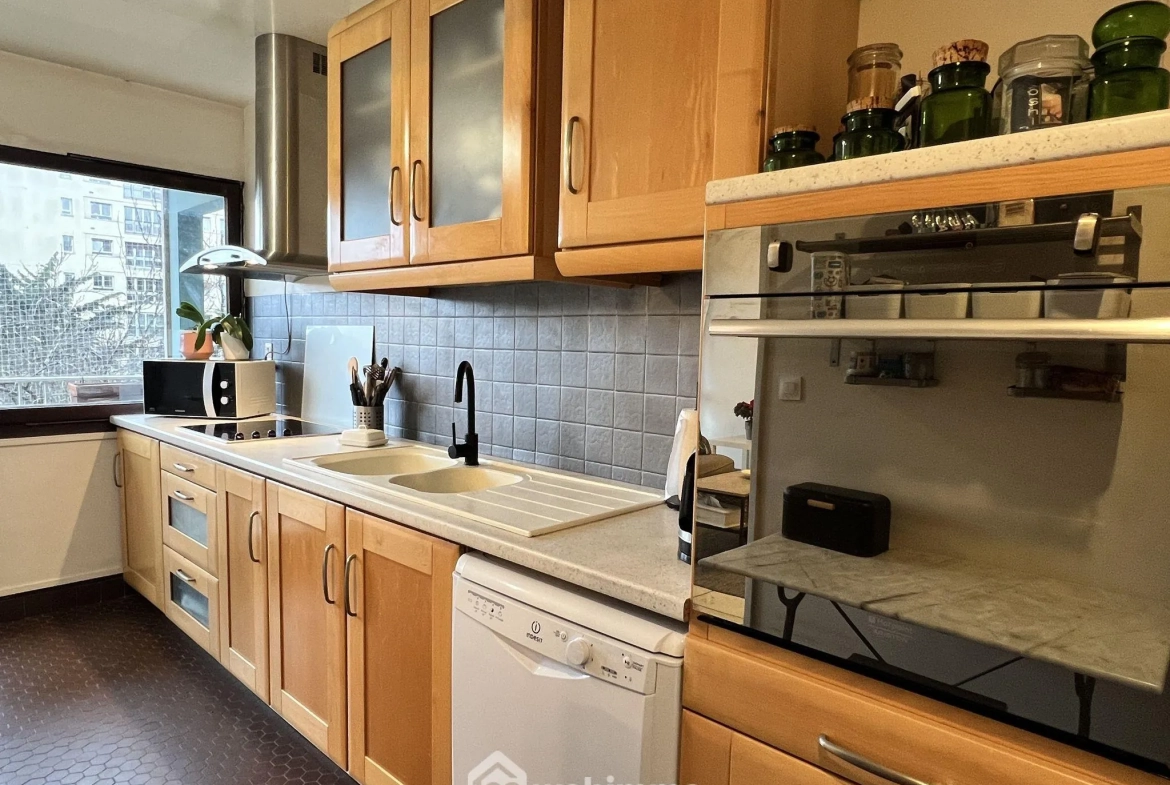 Très bel appartement 4 pièces de 92 m² à Thiais avec loggia et parking 