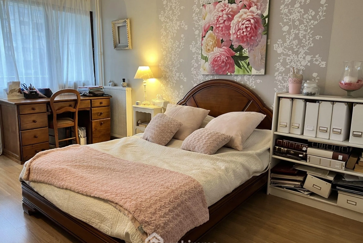 Très bel appartement 4 pièces de 92 m² à Thiais avec loggia et parking 