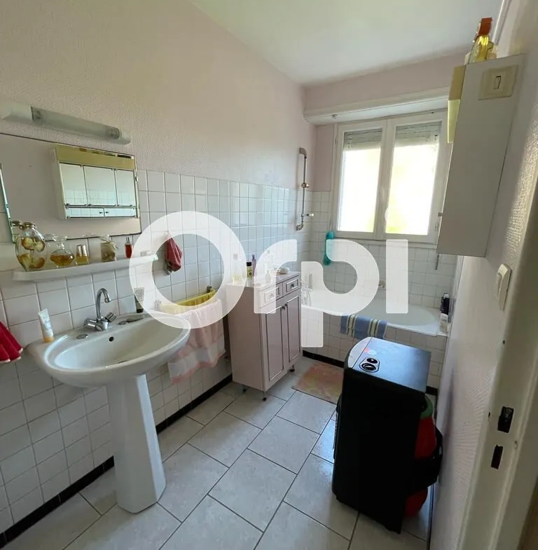 Appartement traversant de 2 chambres au cœur de Jurançon, proche commodités 