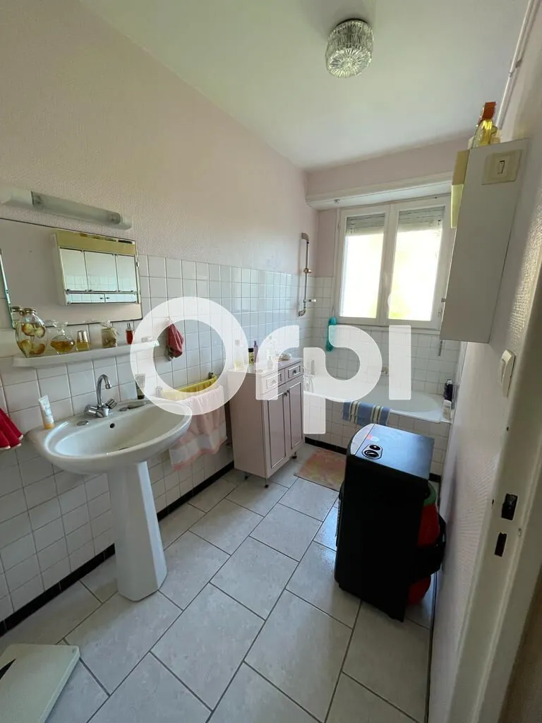 Appartement traversant de 2 chambres au cœur de Jurançon, proche commodités 