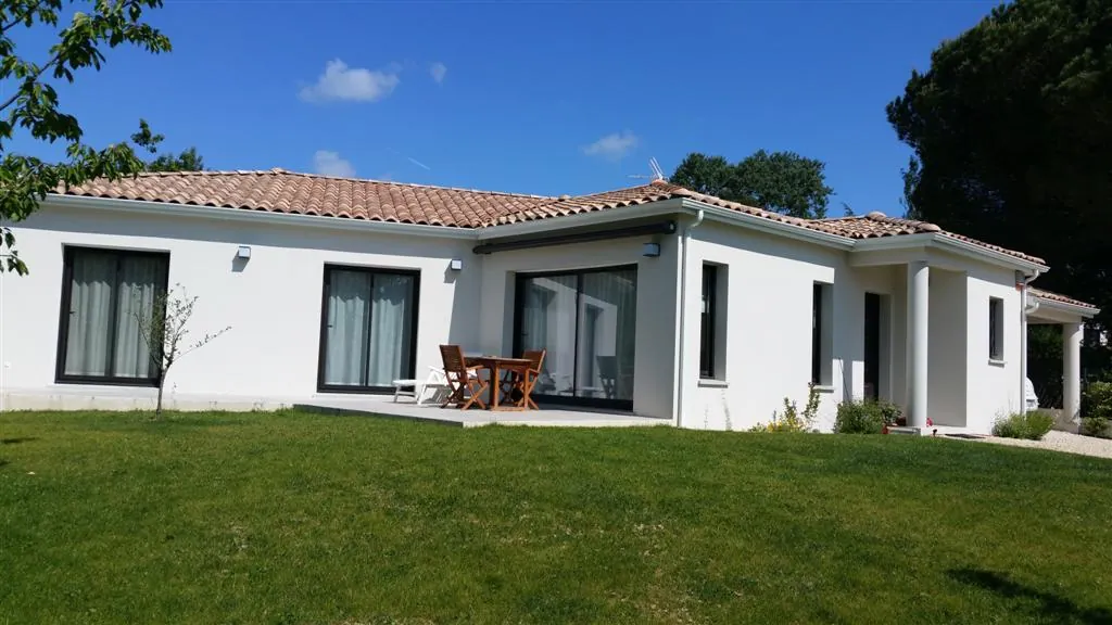 Maison neuve à construire avec 3 chambres, garage et grands espaces - Projet personnalisé 