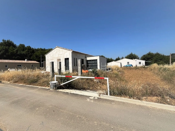 Villa neuve de plain-pied à Saignon avec 3 chambres et garage