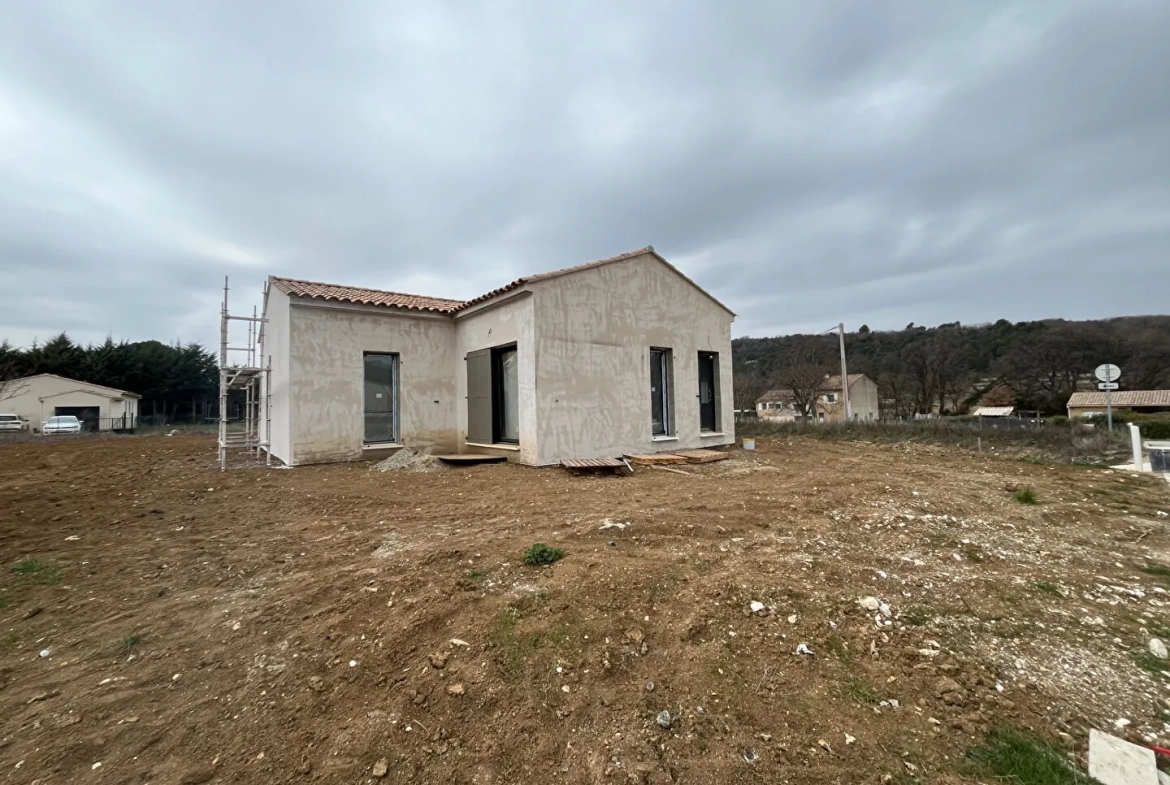 Villa neuve de plain-pied à Saignon avec 3 chambres et garage 