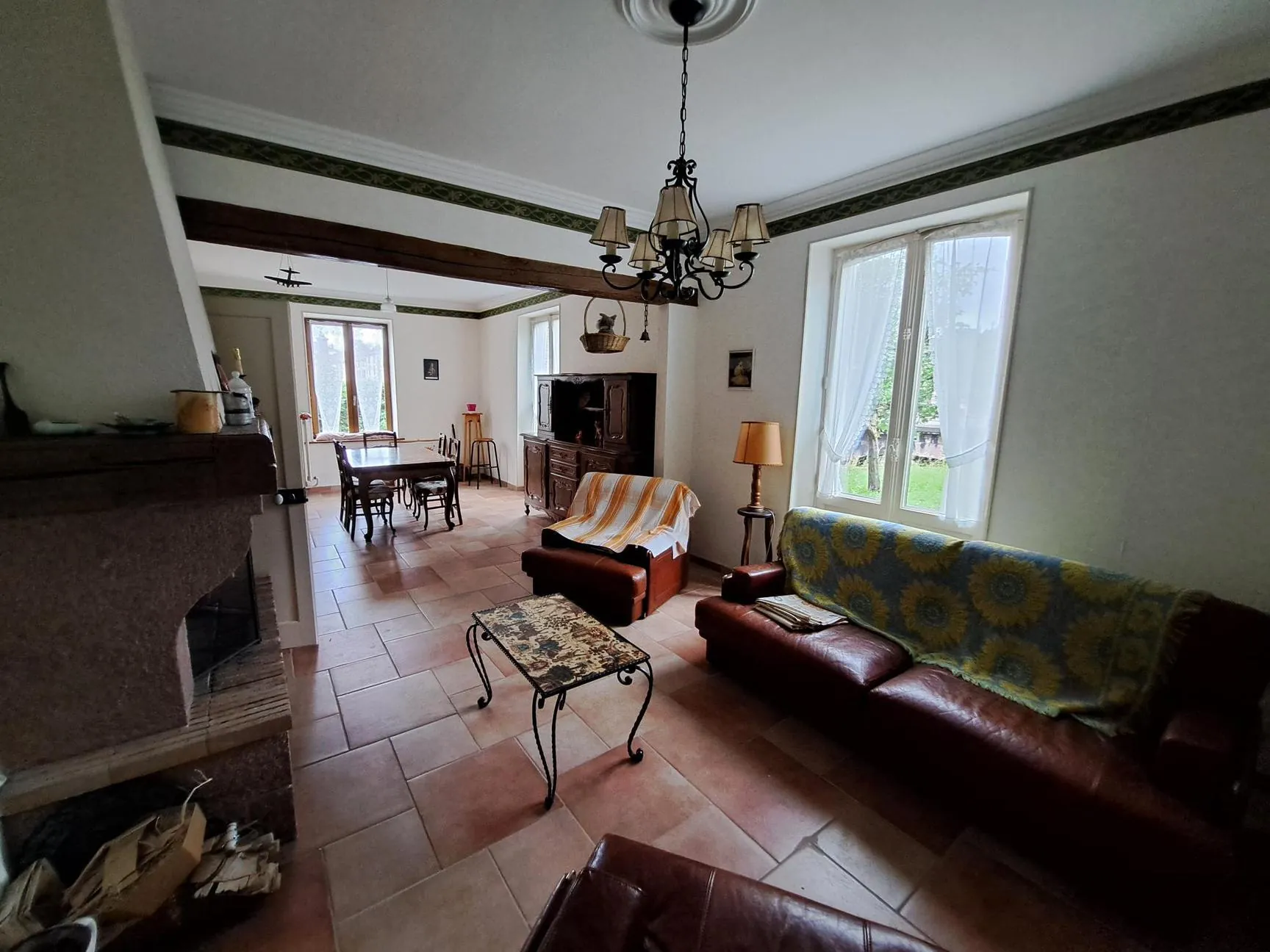 Maison bourgeoise de 220 m² à Docelles, potentiel immobilier exceptionnel 