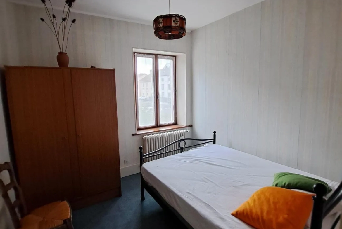 Maison bourgeoise de 220 m² à Docelles, potentiel immobilier exceptionnel 