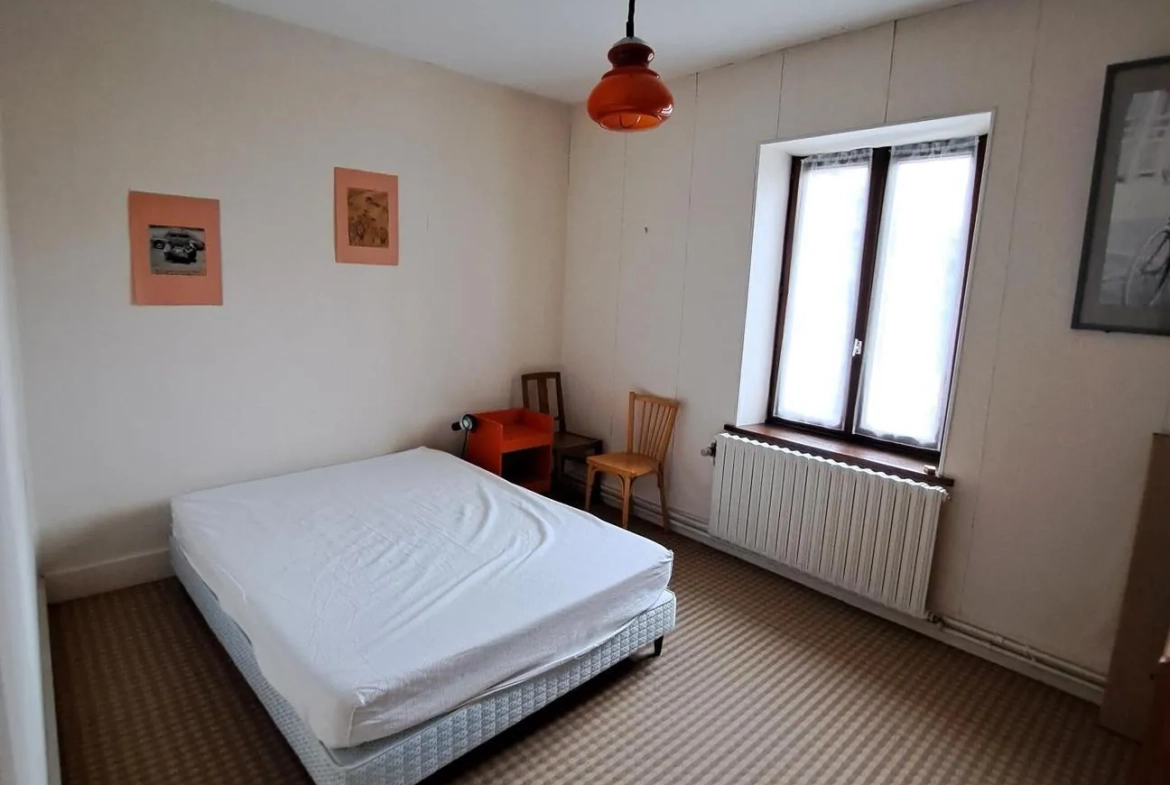 Maison bourgeoise de 220 m² à Docelles, potentiel immobilier exceptionnel 