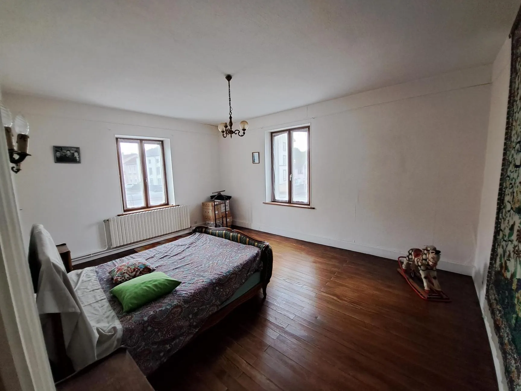 Maison bourgeoise de 220 m² à Docelles, potentiel immobilier exceptionnel 