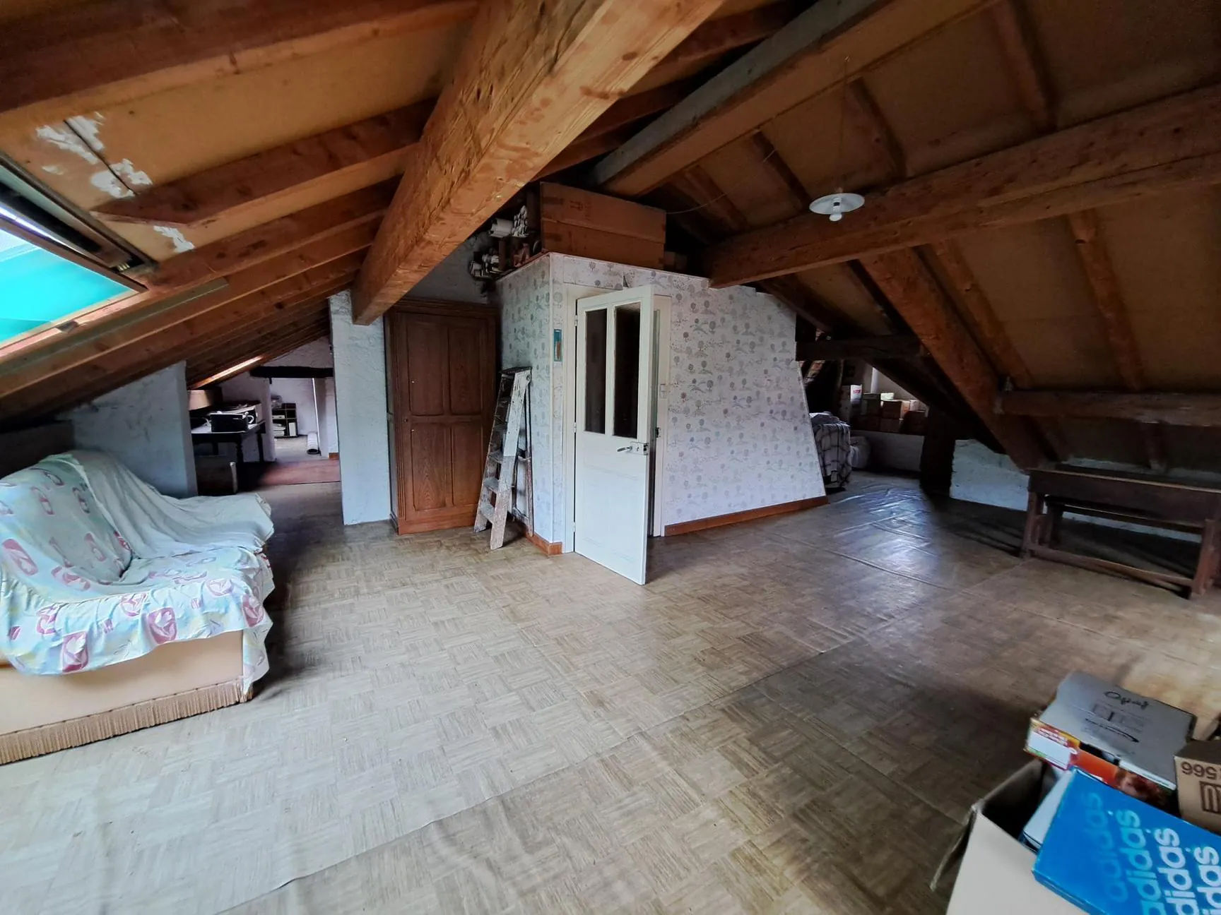 Maison bourgeoise de 220 m² à Docelles, potentiel immobilier exceptionnel 